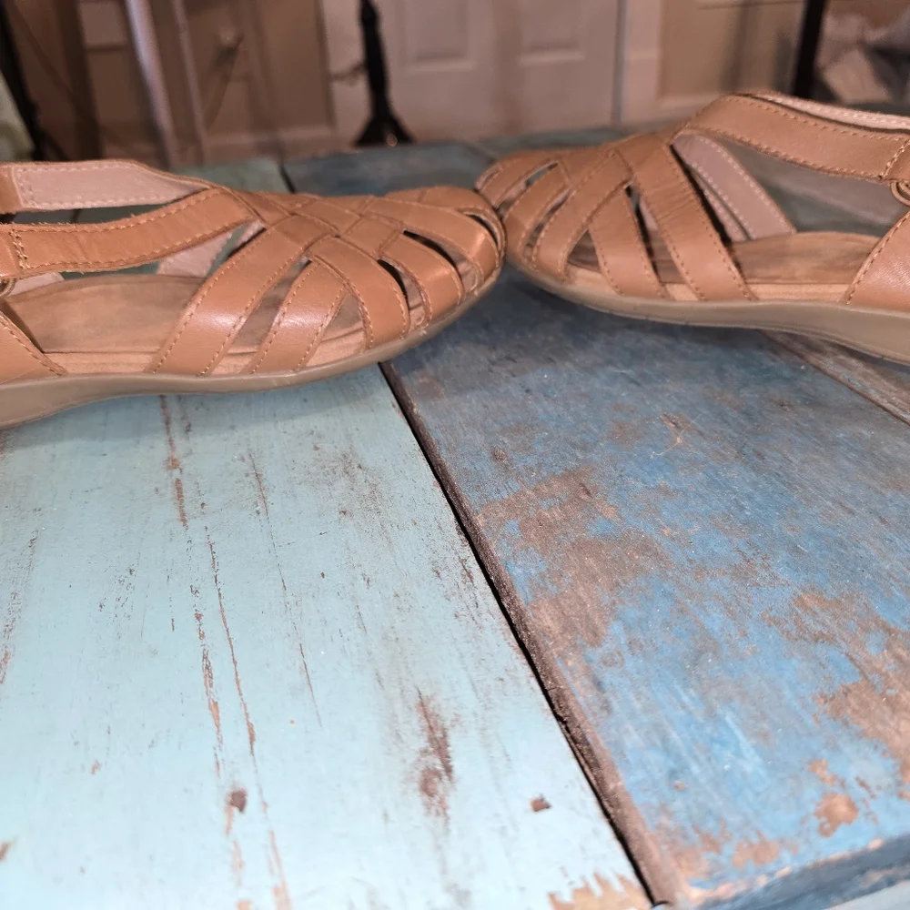 Women's Earth Origin sandals sz 9 - Picture 4 of 5